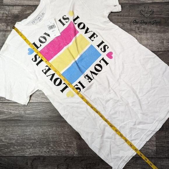 Fifth Sun Love Is Short Sleeve Tee Shirt Size S - Picture 4 of 5